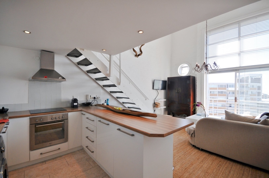 To Let 1 Bedroom Property for Rent in Green Point Western Cape